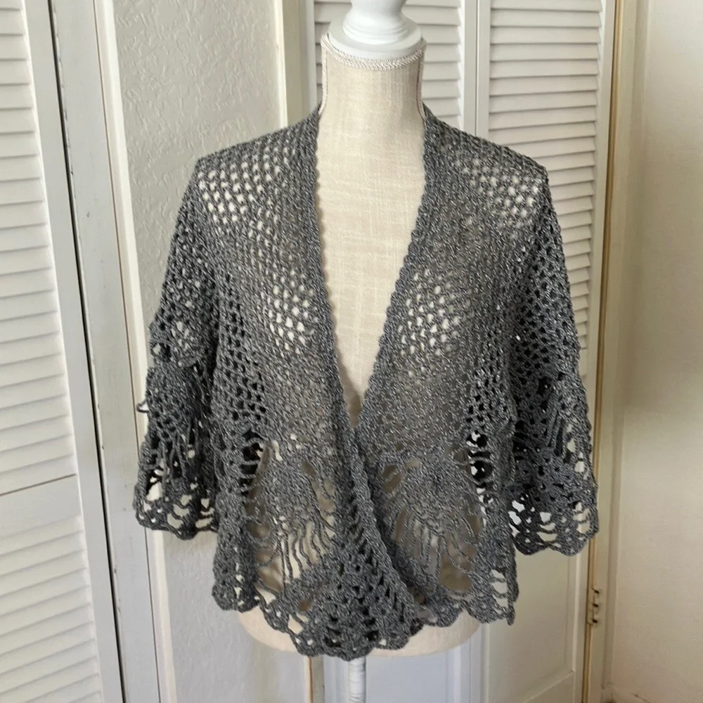 Chic Gray Crochet Women's Poncho Handmade one size Elegant NWOT One of‎ a kind